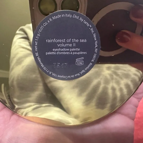 Tarte Gold and White Brush Set with 2 eyeshadow palettes and travel case - Picture 5 of 11